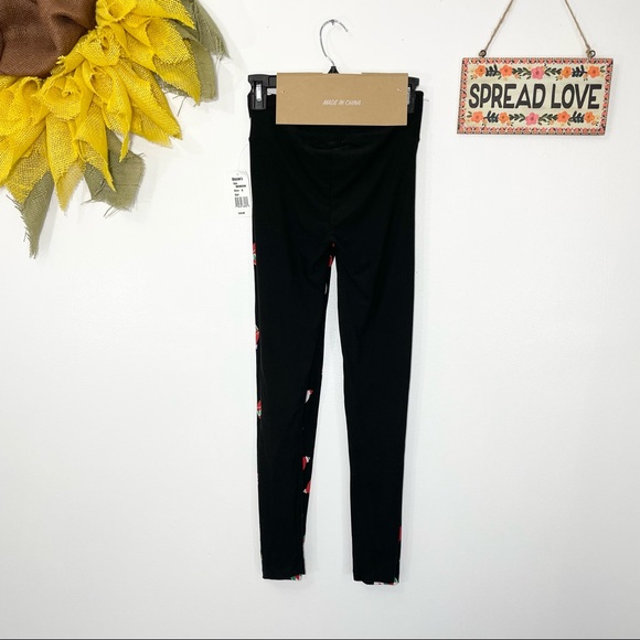 CHRISTMAS LEGGINGS NWT SMALL TWO PAIRS OF STRETCHY LEGGINGS, BLACK AND RED - Picture 3 of 6